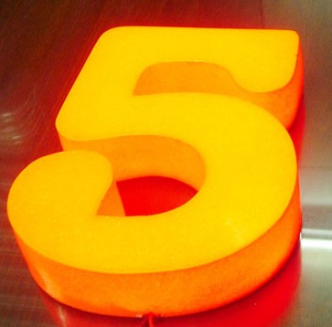 led液態(tài)發(fā)光字/上海led液態(tài)發(fā)光字制作/上海樹脂發(fā)光字制作