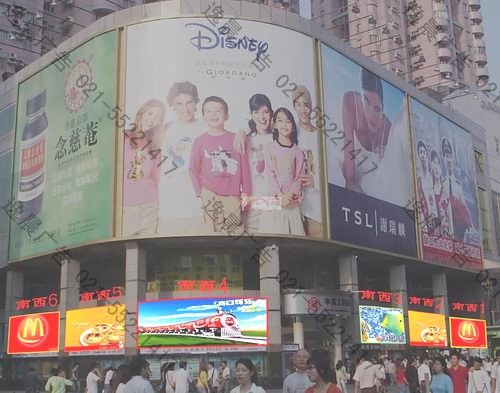 商場戶外燈箱