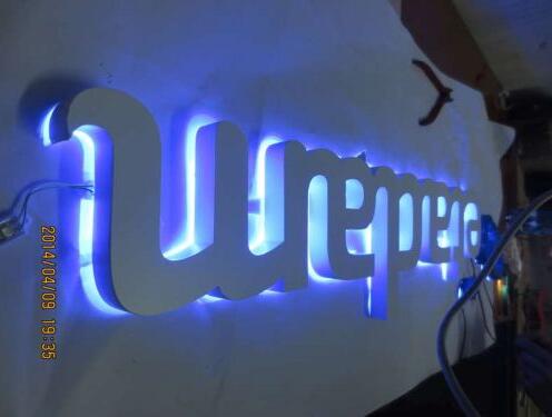 背發(fā)光字制作
